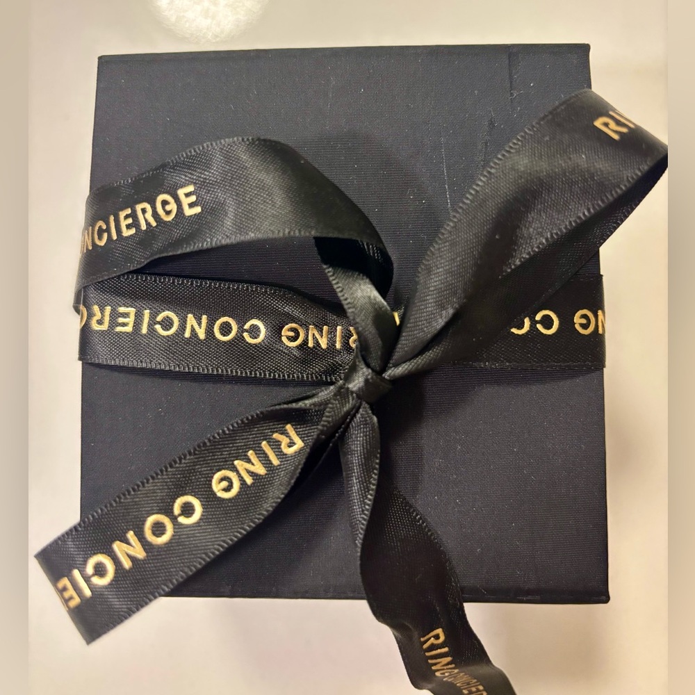 Ring Concierge Mini Diamond ear cuff - Picture 5 of 7